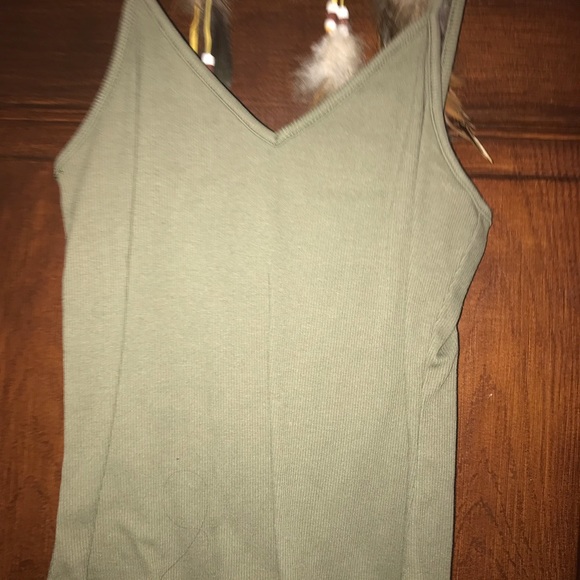 Green tanks - Picture 2 of 2